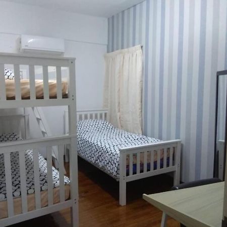 3Rooms 10Pax Mc 5 Star Hotel Sofa&Bed Mrt Mcd Axiata Seri Kembangan Exterior photo